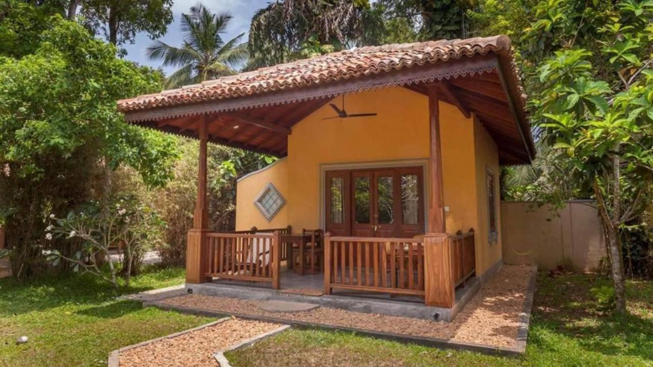 Birds Paradise Cabanas Unawatuna Exteriör bild