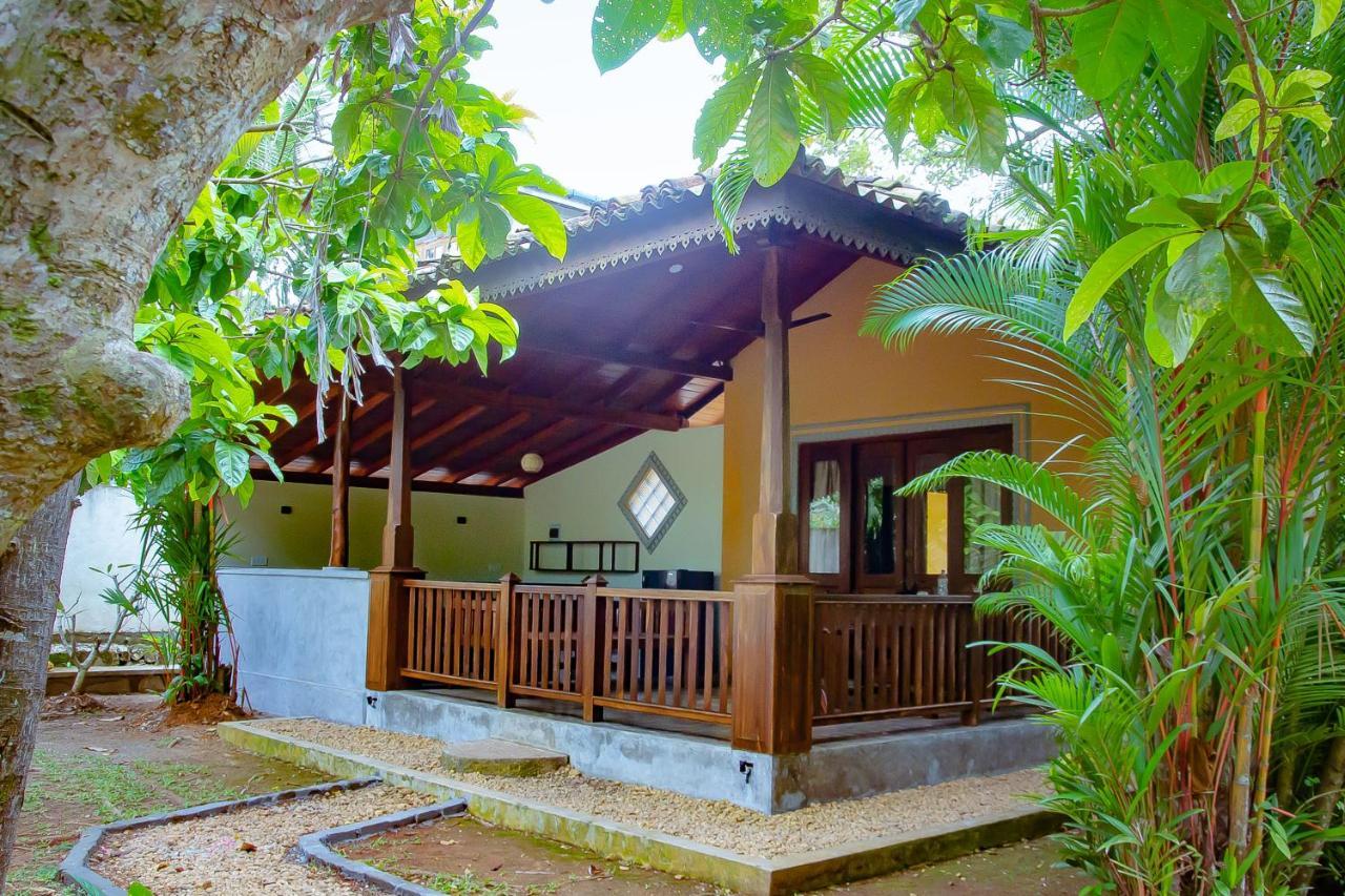 Birds Paradise Cabanas Unawatuna Exteriör bild