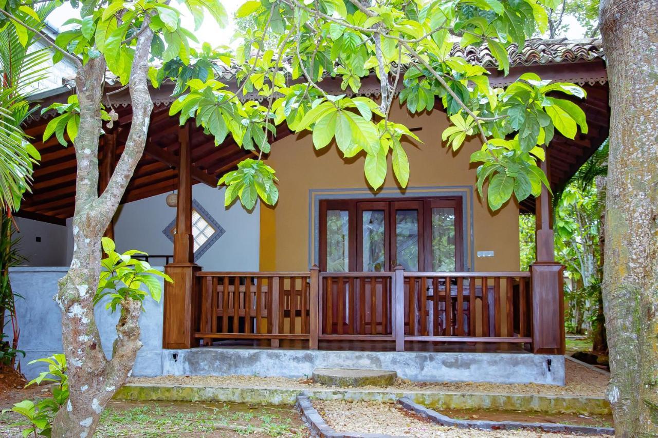 Birds Paradise Cabanas Unawatuna Exteriör bild